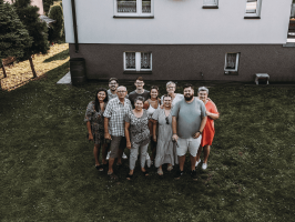 event_-_family_group_04